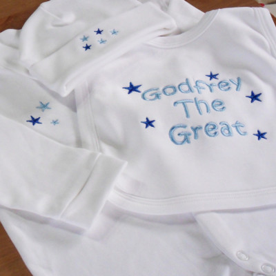 Pesonalised Baby Gift Set 3pc Stars Sleepsuit Hat Bib